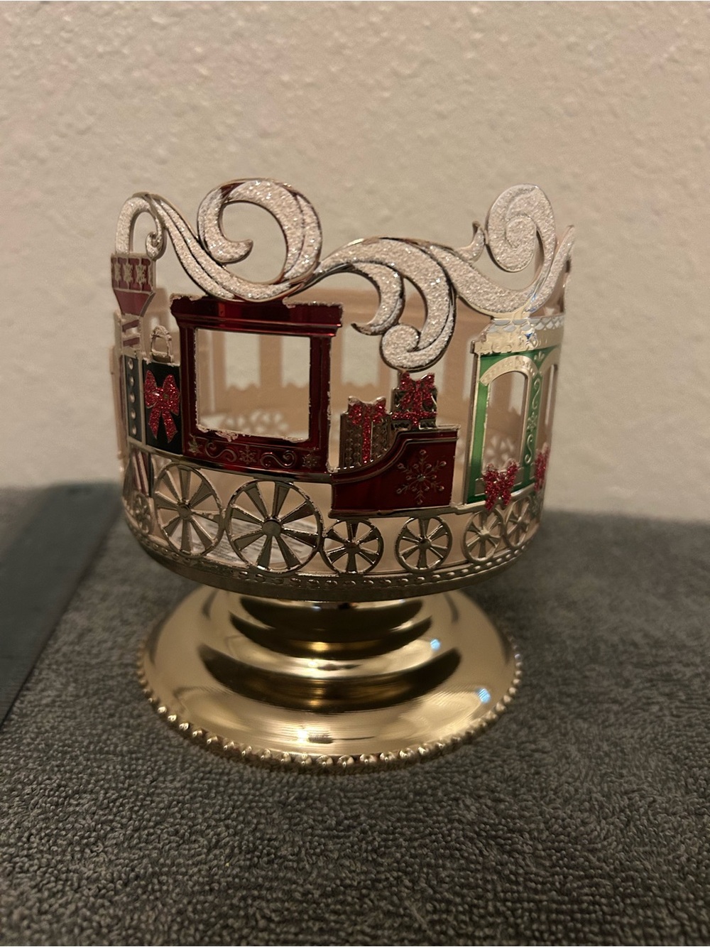 Bath and Body Works  Holiday Train Champagne Pedestal 3-Wick Candle Holder. NWT